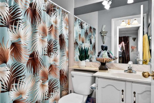 159 Fresno Place Ne, Calgary, AB - Indoor Photo Showing Bathroom