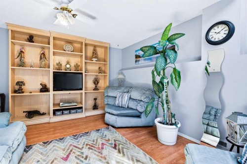 159 Fresno Place Ne, Calgary, AB - Indoor Photo Showing Living Room