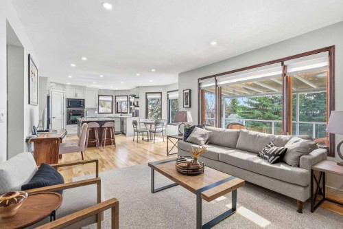 42 Evergreen Terrace Sw, Calgary, AB - Indoor Photo Showing Living Room