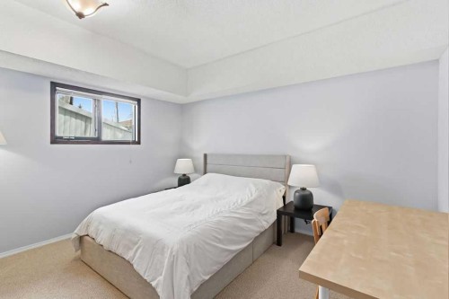 42 Evergreen Terrace Sw, Calgary, AB - Indoor Photo Showing Bedroom