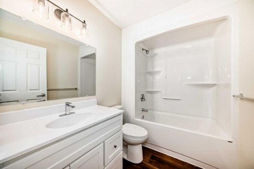 367 47 Avenue West, Claresholm, AB - Indoor Photo Showing Bathroom