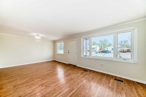 367 47 Avenue West, Claresholm, AB - Indoor Photo Showing Other Room