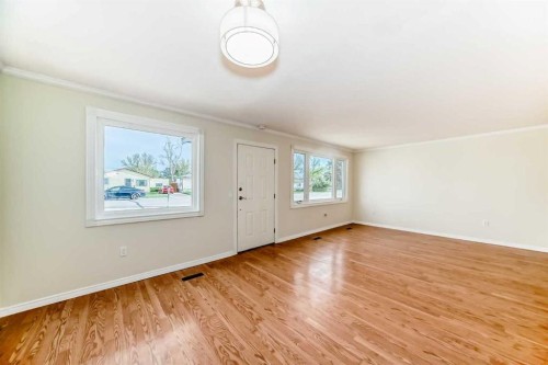 367 47 Avenue West, Claresholm, AB - Indoor Photo Showing Other Room