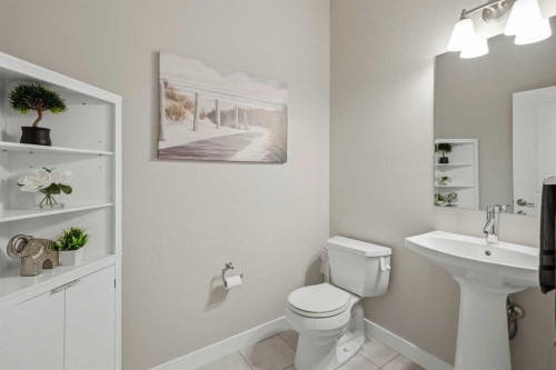 236 Auburn Springs Close Se, Calgary, AB - Indoor Photo Showing Bathroom