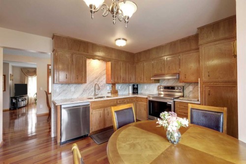 1296 Berkley Drive Nw, Calgary, AB - Indoor