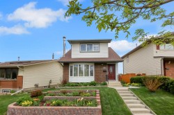 1296 Berkley Drive NW Calgary, AB T3K 1S9