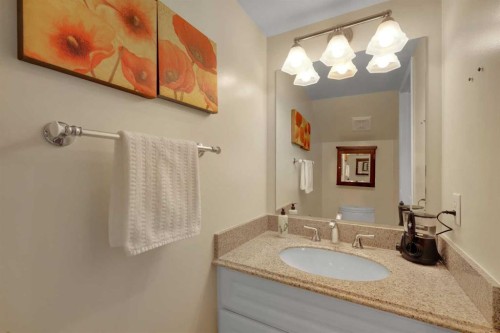 1296 Berkley Drive Nw, Calgary, AB - Indoor Photo Showing Bathroom