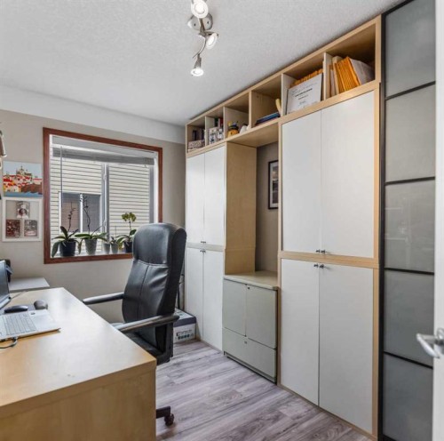 123 Hawkmere View, Chestermere, AB - Indoor Photo Showing Other Room
