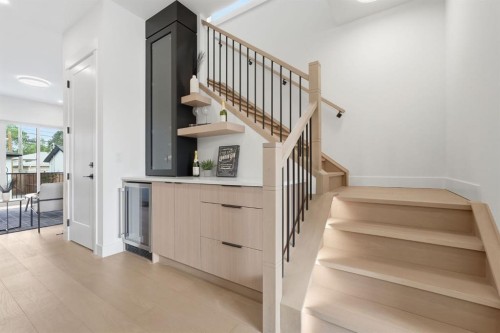2105B 7 Street Ne, Calgary, AB - Indoor Photo Showing Other Room