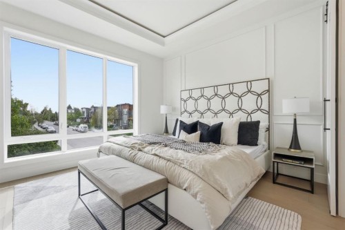 2105B 7 Street Ne, Calgary, AB - Indoor Photo Showing Bedroom