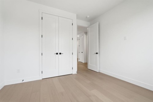2105B 7 Street Ne, Calgary, AB - Indoor Photo Showing Other Room