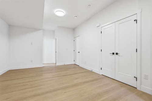 2105B 7 Street Ne, Calgary, AB - Indoor Photo Showing Other Room