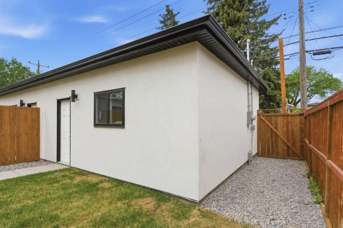 2105B 7 Street Ne, Calgary, AB - Outdoor With Exterior