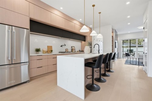 2105B 7 Street Ne, Calgary, AB - Indoor Photo Showing Kitchen With Stainless Steel Kitchen With Upgraded Kitchen