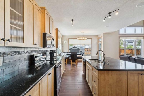 47 Silverado Skies Manor Sw, Calgary, AB - Indoor Photo Showing Kitchen With Upgraded Kitchen