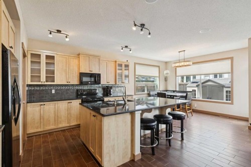 47 Silverado Skies Manor Sw, Calgary, AB - Indoor Photo Showing Kitchen