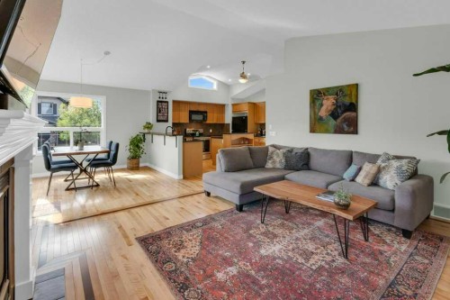36 Rockyspring Rise Nw, Calgary, AB - Indoor Photo Showing Living Room