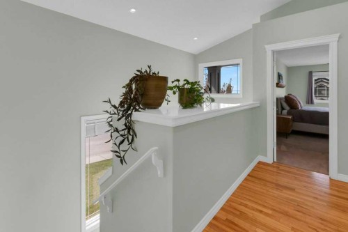 36 Rockyspring Rise Nw, Calgary, AB - Indoor Photo Showing Other Room