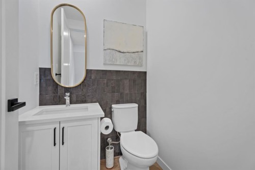 408 Greenbriar Common Nw, Calgary, AB - Indoor Photo Showing Bathroom