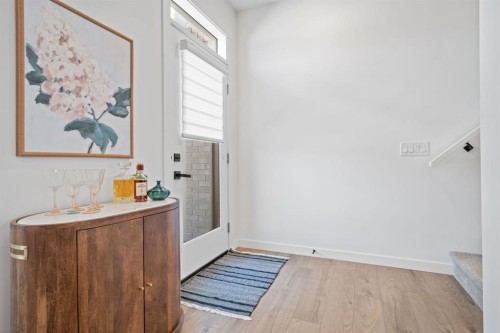 408 Greenbriar Common Nw, Calgary, AB - Indoor Photo Showing Other Room