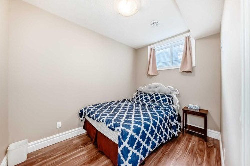 75 Silverado Bank Gardens Sw, Calgary, AB - Indoor Photo Showing Bedroom