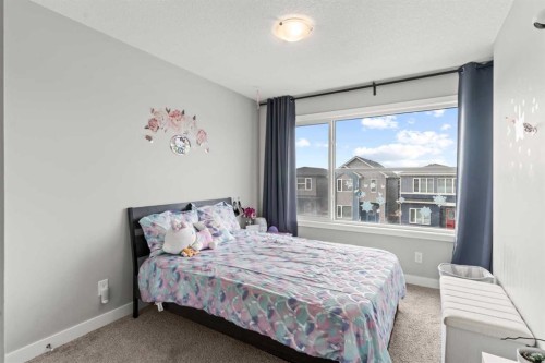 46 Corner Meadows Common Ne, Calgary, AB - Indoor Photo Showing Bedroom