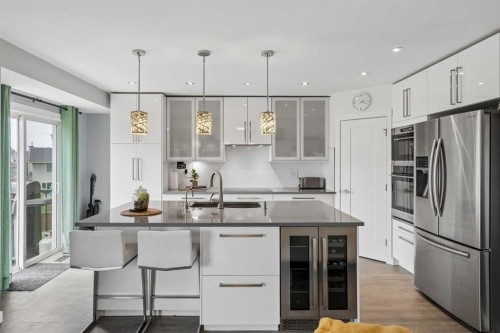 105 Royal Birch Crescent Nw, Calgary, AB - Indoor Photo Showing Kitchen With Upgraded Kitchen