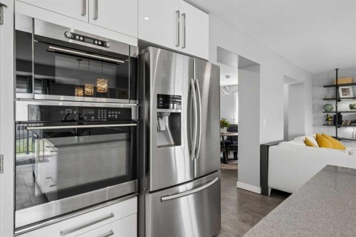 105 Royal Birch Crescent Nw, Calgary, AB - Indoor Photo Showing Kitchen