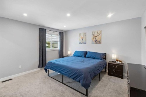 105 Royal Birch Crescent Nw, Calgary, AB - Indoor Photo Showing Bedroom