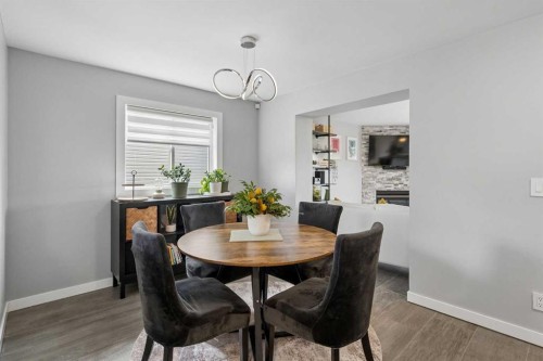 105 Royal Birch Crescent Nw, Calgary, AB - Indoor Photo Showing Dining Room