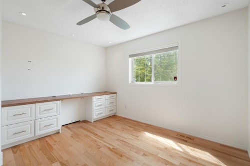 10 Eversyde Court Sw, Calgary, AB - Indoor Photo Showing Other Room