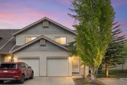 10 Eversyde Court SW Calgary, AB T2Y 4S4