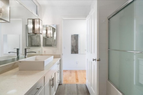 10 Eversyde Court Sw, Calgary, AB - Indoor