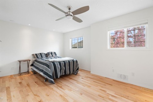 10 Eversyde Court Sw, Calgary, AB - Indoor Photo Showing Bedroom