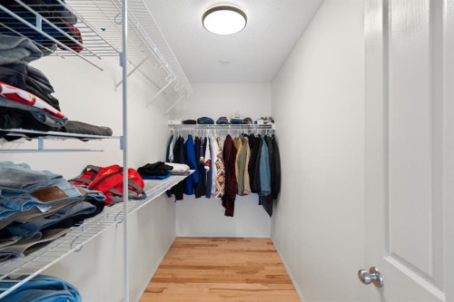 10 Eversyde Court Sw, Calgary, AB - Indoor With Storage