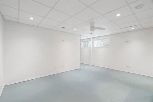 10 Eversyde Court Sw, Calgary, AB - Indoor