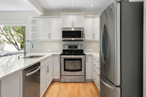 10 Eversyde Court Sw, Calgary, AB - Indoor Photo Showing Kitchen With Stainless Steel Kitchen