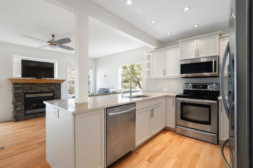 10 Eversyde Court Sw, Calgary, AB - Indoor Photo Showing Kitchen With Stainless Steel Kitchen