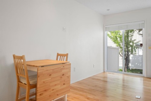 10 Eversyde Court Sw, Calgary, AB - Indoor