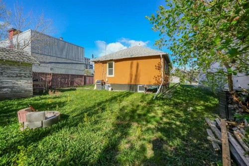 1507 1 Street Ne, Calgary, AB - Outdoor