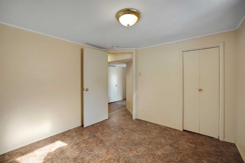 1507 1 Street Ne, Calgary, AB - Indoor Photo Showing Other Room