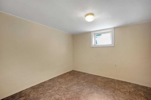 1507 1 Street Ne, Calgary, AB - Indoor Photo Showing Other Room