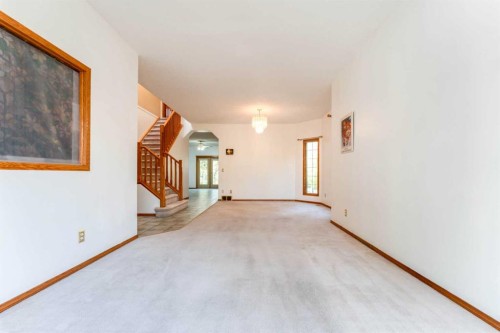 117 Evergreen Place Sw, Calgary, AB - Indoor Photo Showing Other Room