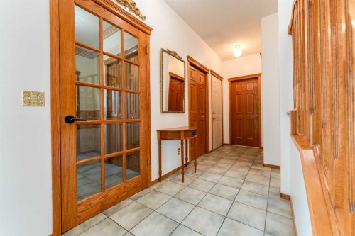 117 Evergreen Place Sw, Calgary, AB - Indoor Photo Showing Other Room