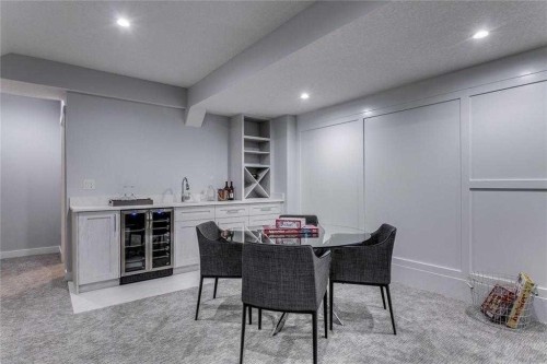 3122 39 Street Sw, Calgary, AB - Indoor
