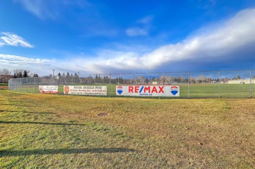 3122 39 Street Sw, Calgary, AB - Outdoor With View