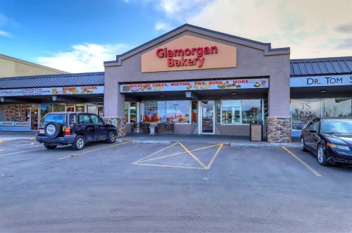 3122 39 Street Sw, Calgary, AB - Outdoor