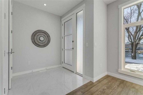 3122 39 Street Sw, Calgary, AB - Indoor Photo Showing Other Room