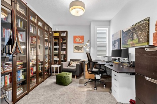 95 Howse Road Ne, Calgary, AB - Indoor Photo Showing Office