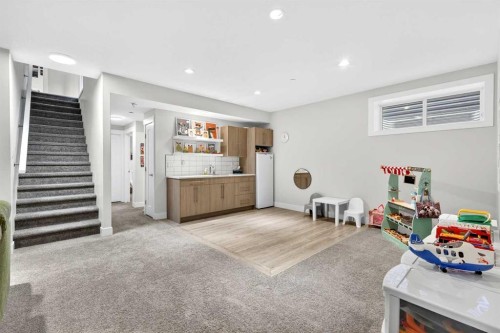 95 Howse Road Ne, Calgary, AB - Indoor Photo Showing Other Room